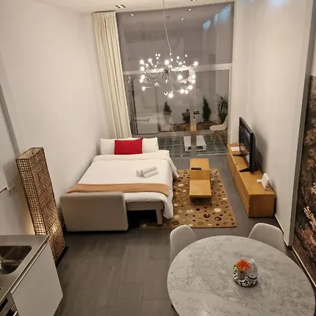 Loft Designed Center Апартаменты
